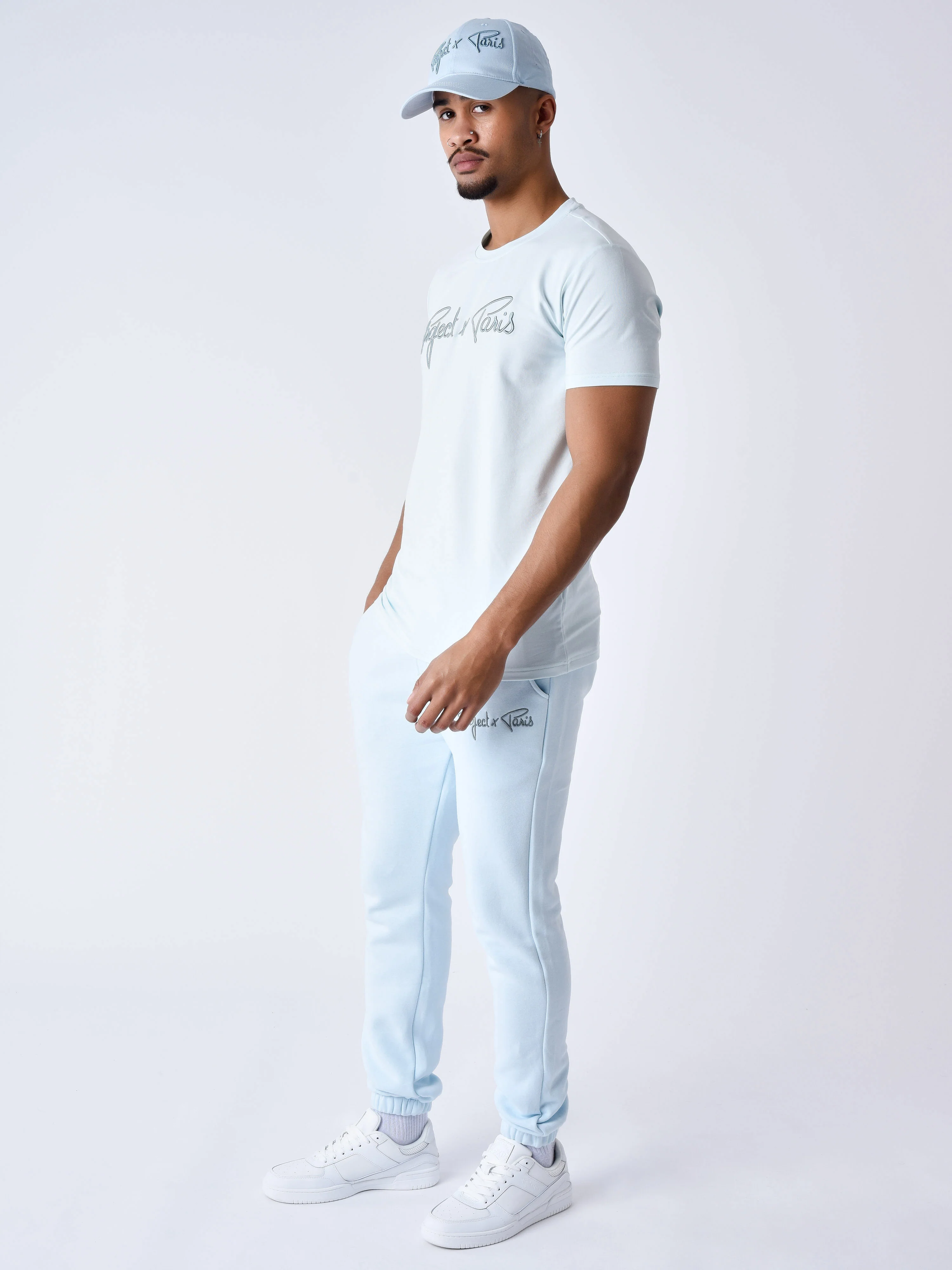 T-shirt basic broderie Signature - Image 4