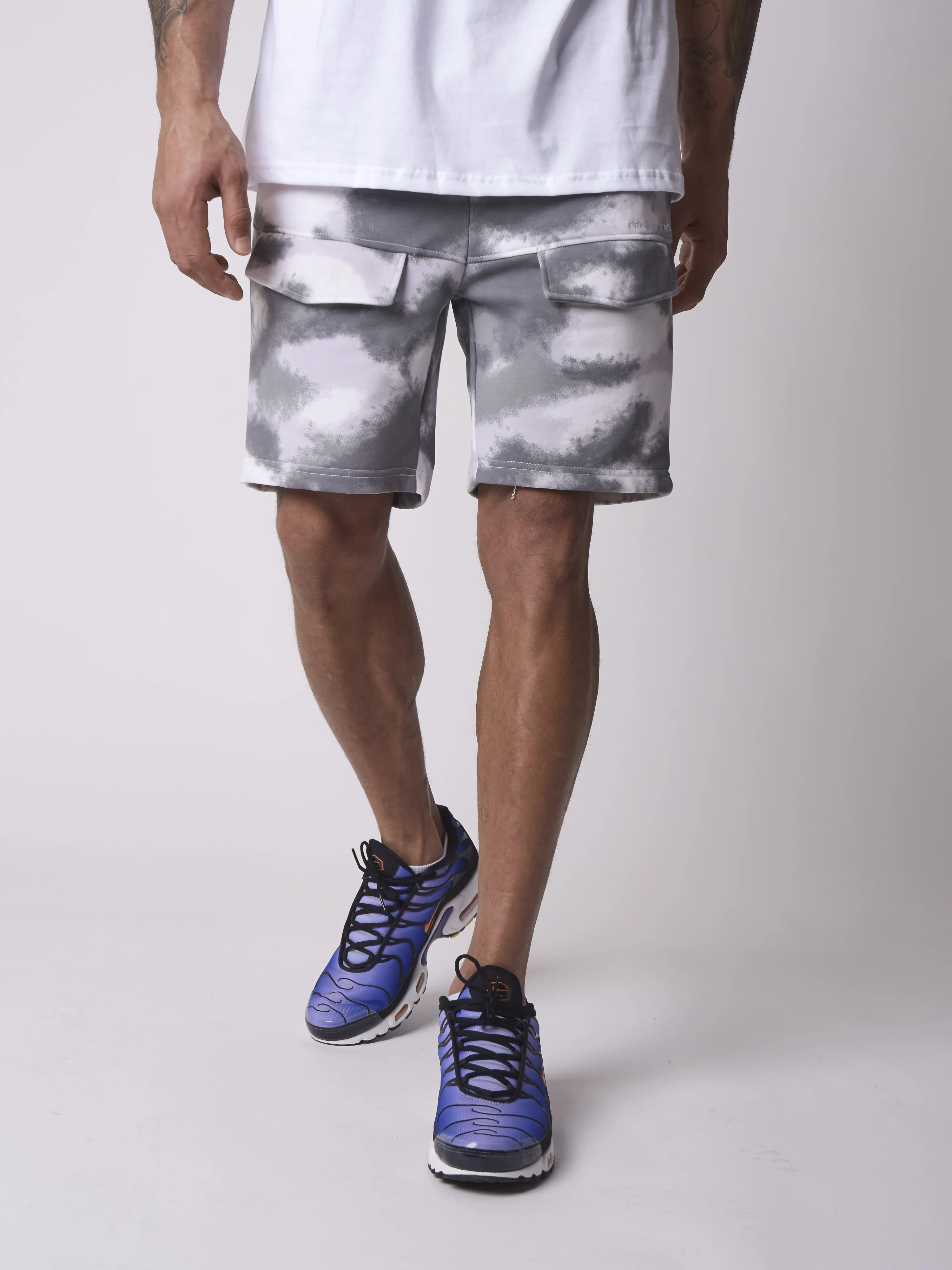 Short motif camouflage abstrait