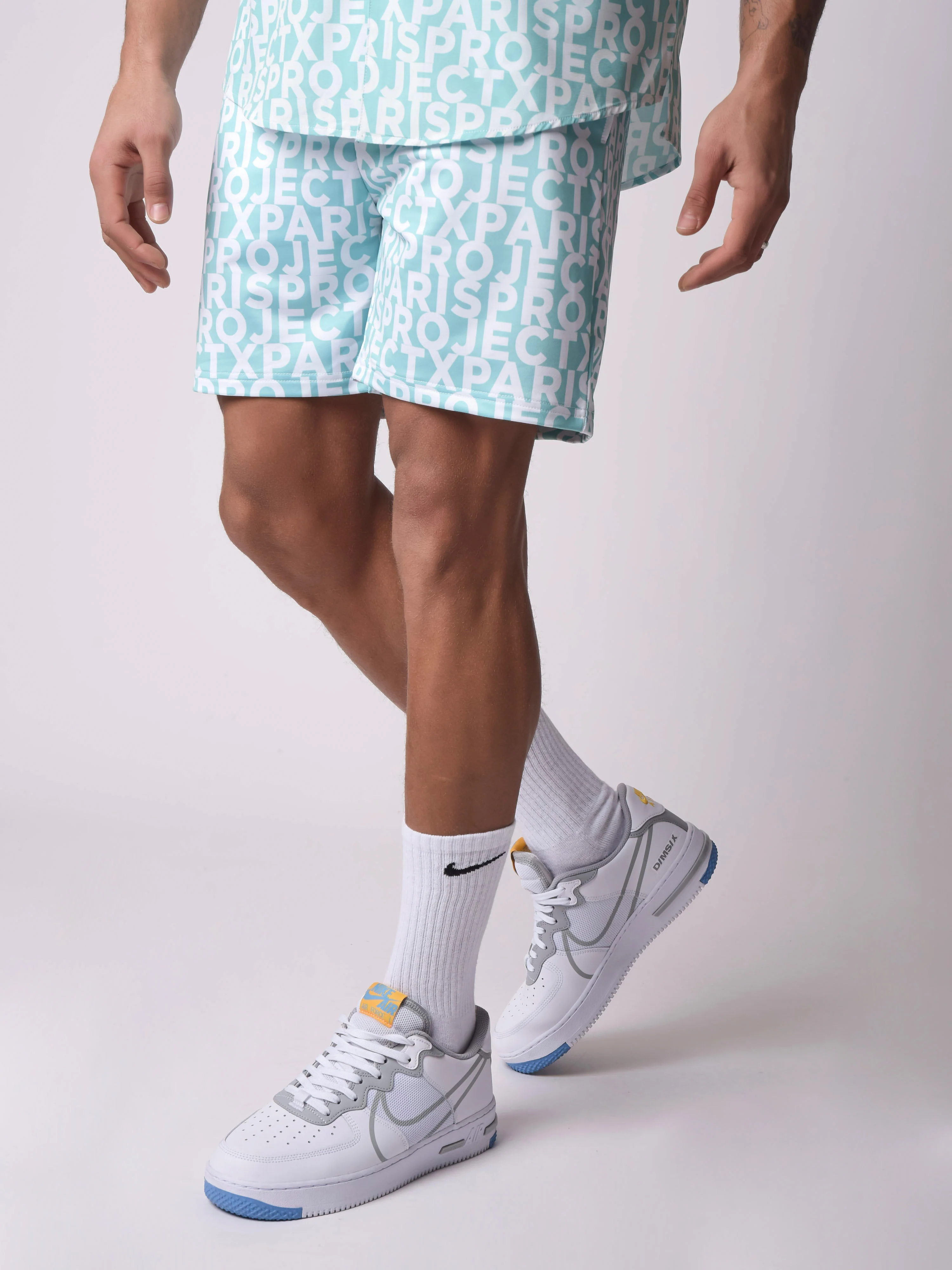 Short all over - Image 3