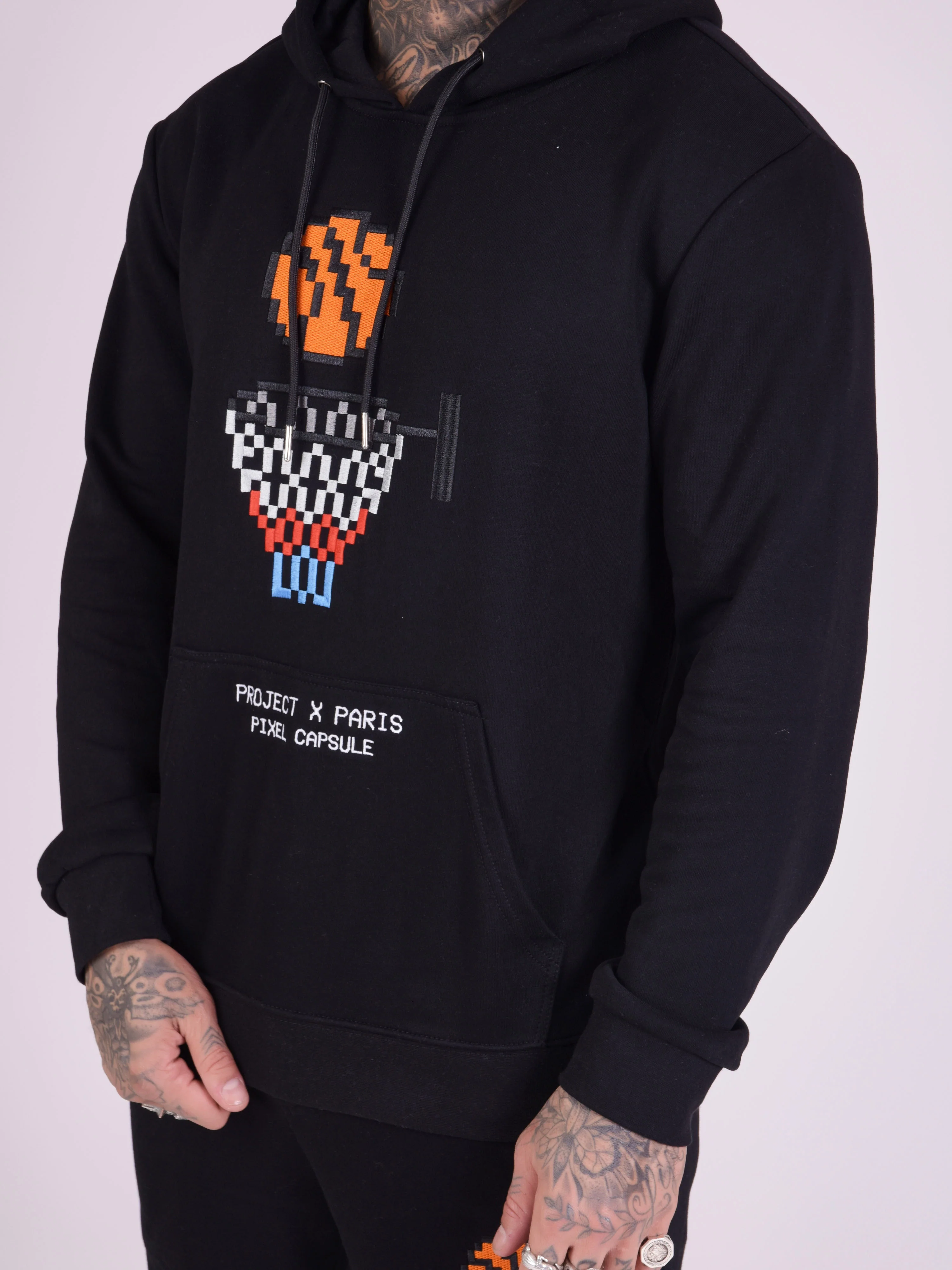 Sweat à Capuche dessin panier de basket de pixels en broderie - Image 6