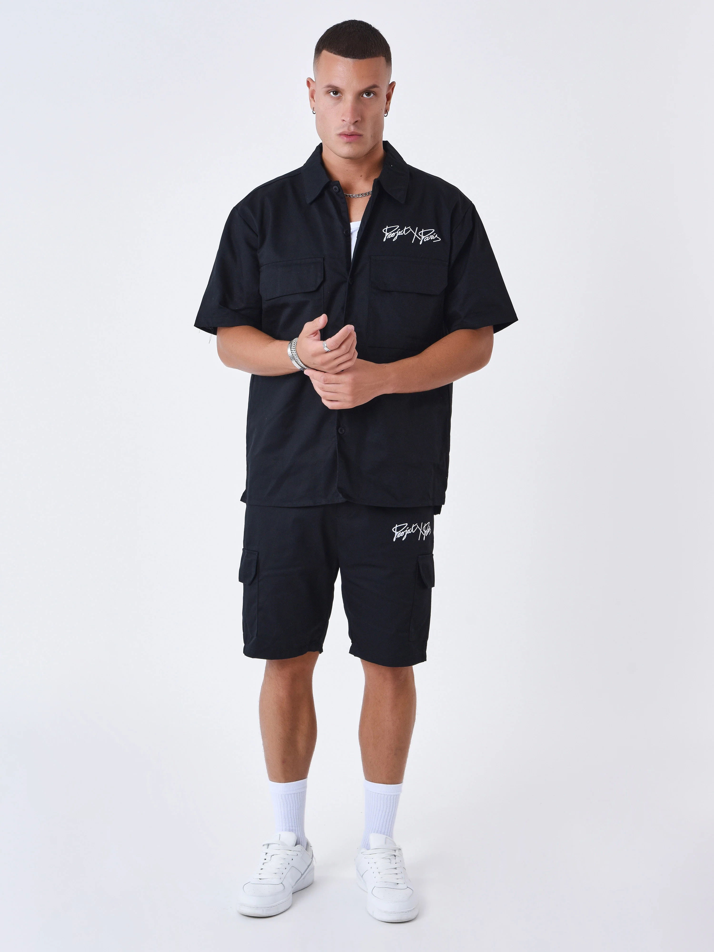 Chemise manches courtes uni à poches - Image 3
