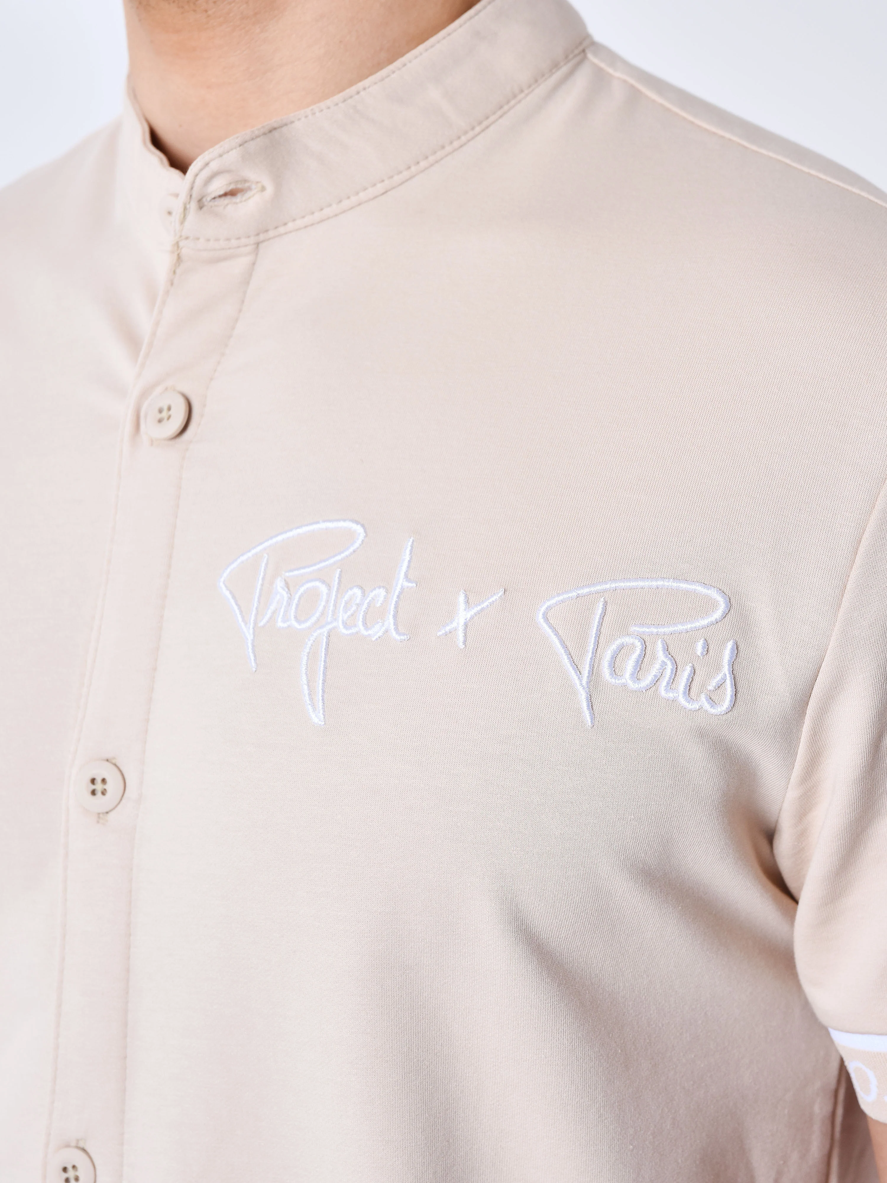 Chemise manches courtes logo brodé en relief - Image 6