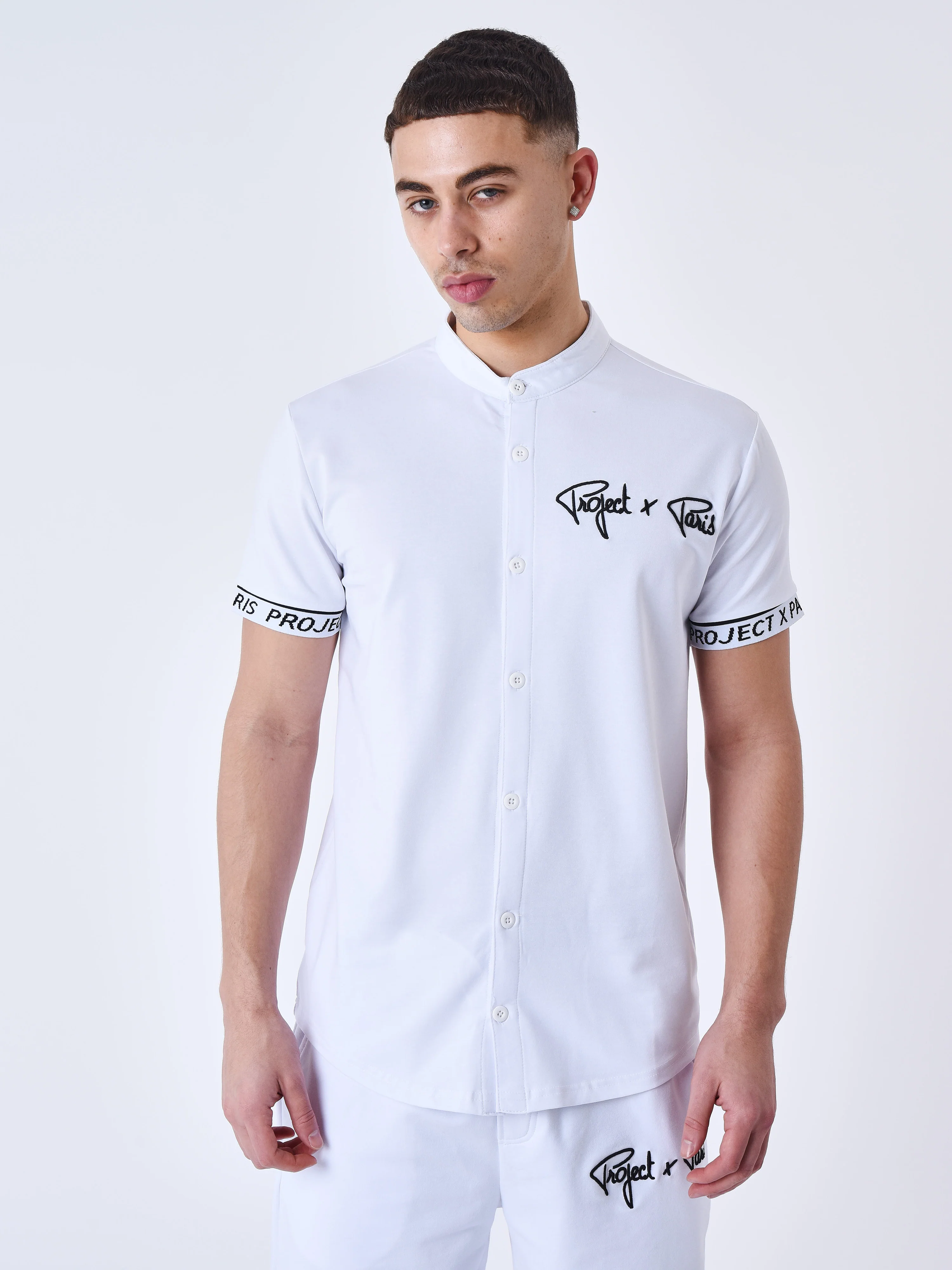 Chemise manches courtes logo brodé en relief - Image 3
