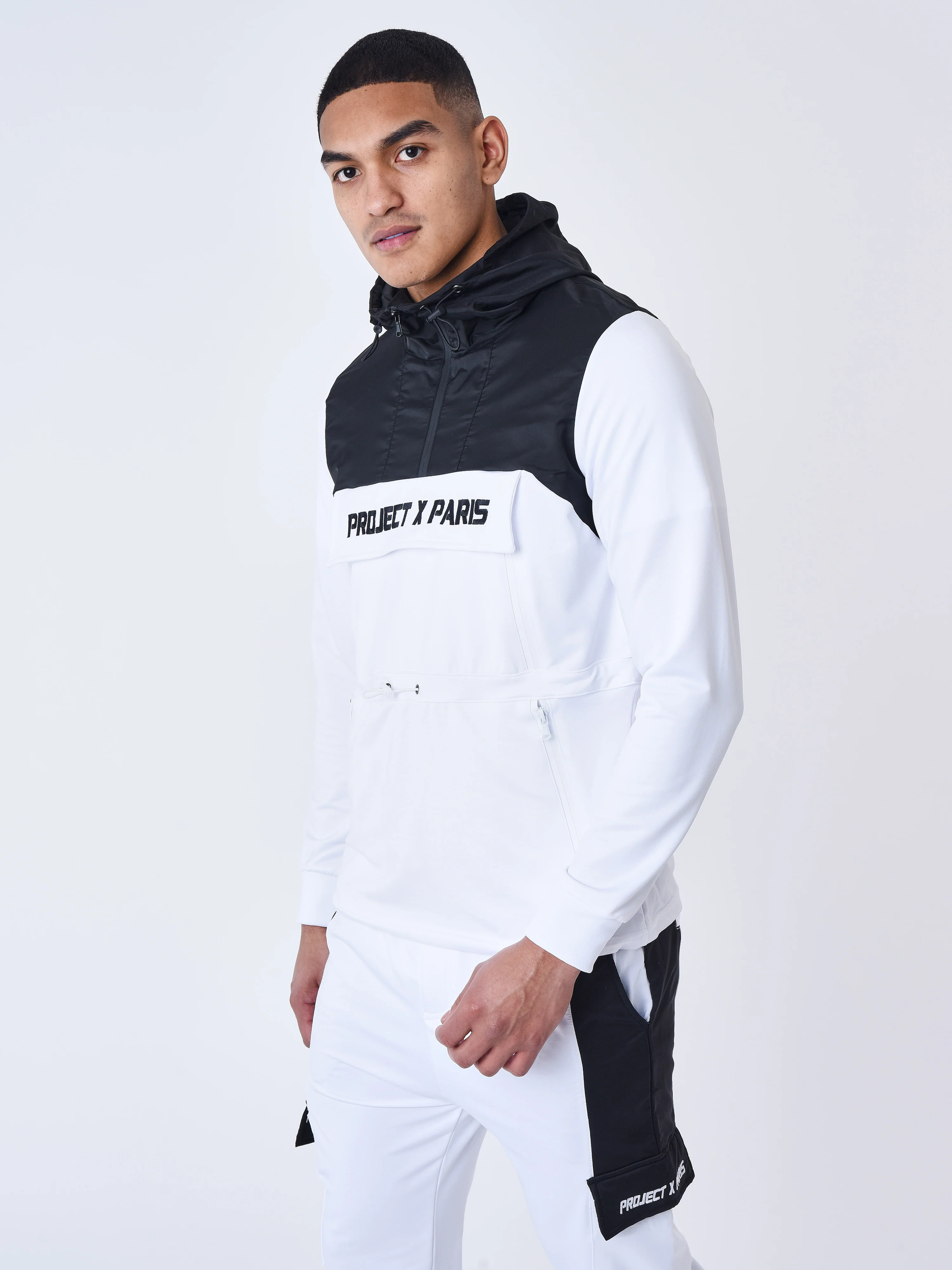 Sweat à Capuche style coupe vent bicolore - Image 3