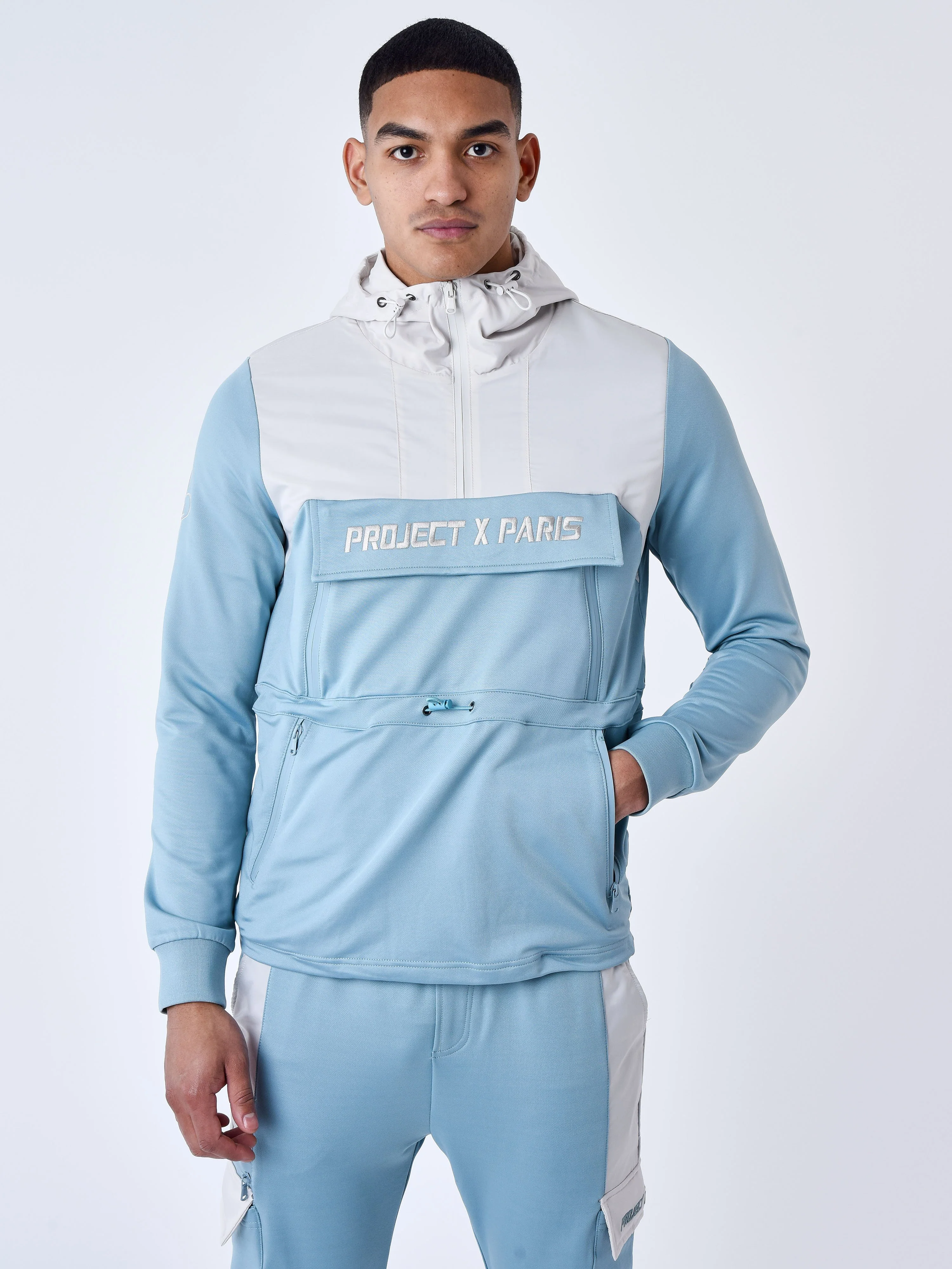 Sweat à Capuche style coupe vent bicolore - Image 3