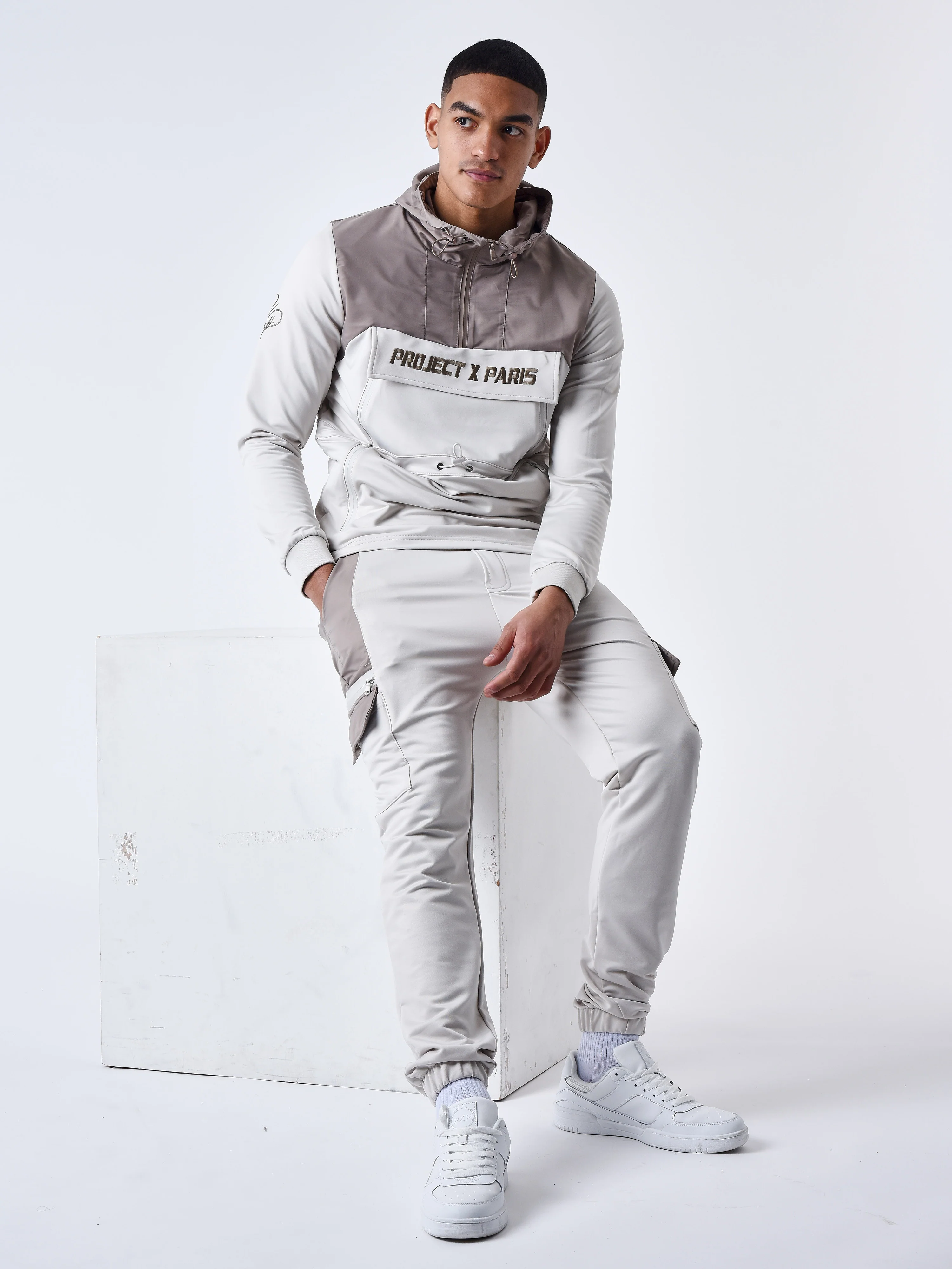Sweat à Capuche style coupe vent bicolore - Image 3