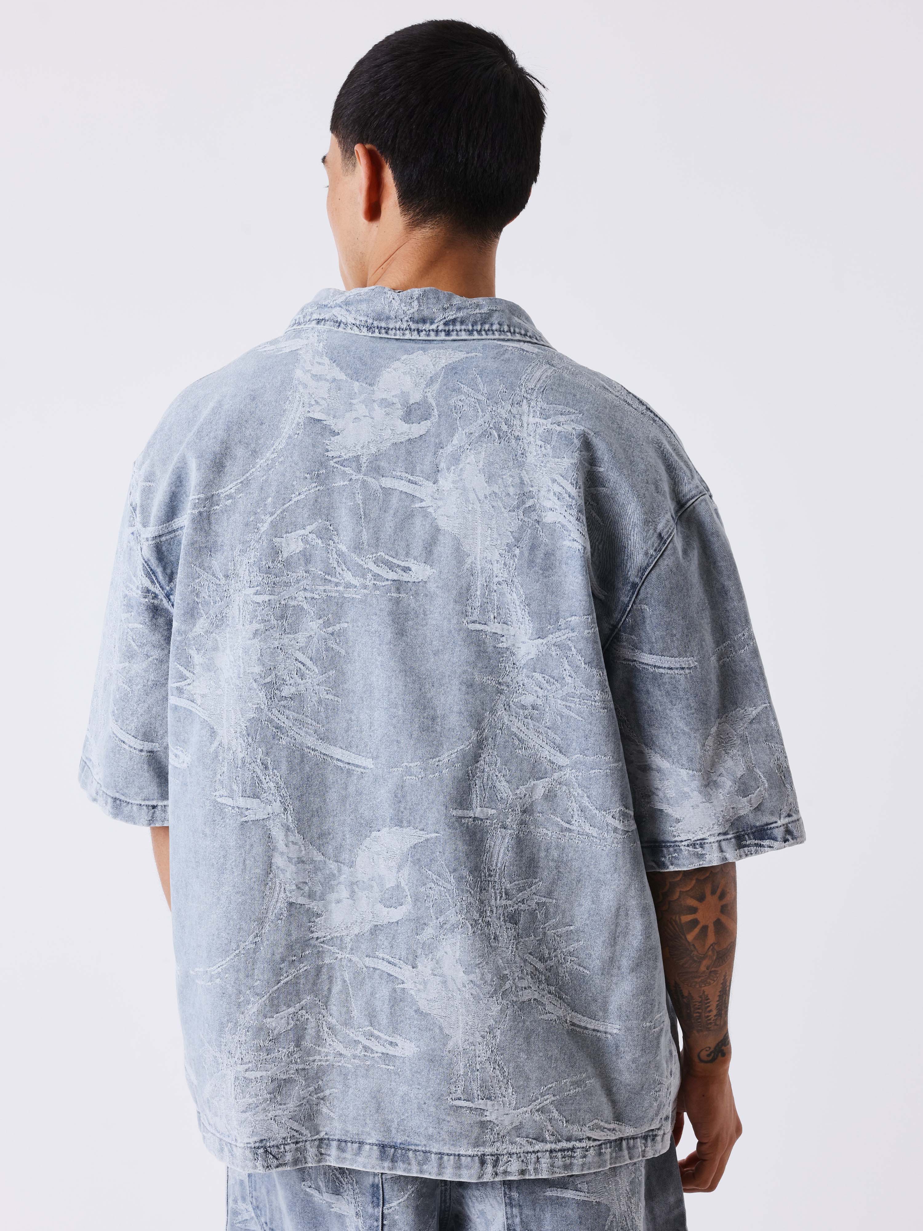 Chemise manches courtes en denim effet usé - Image 2