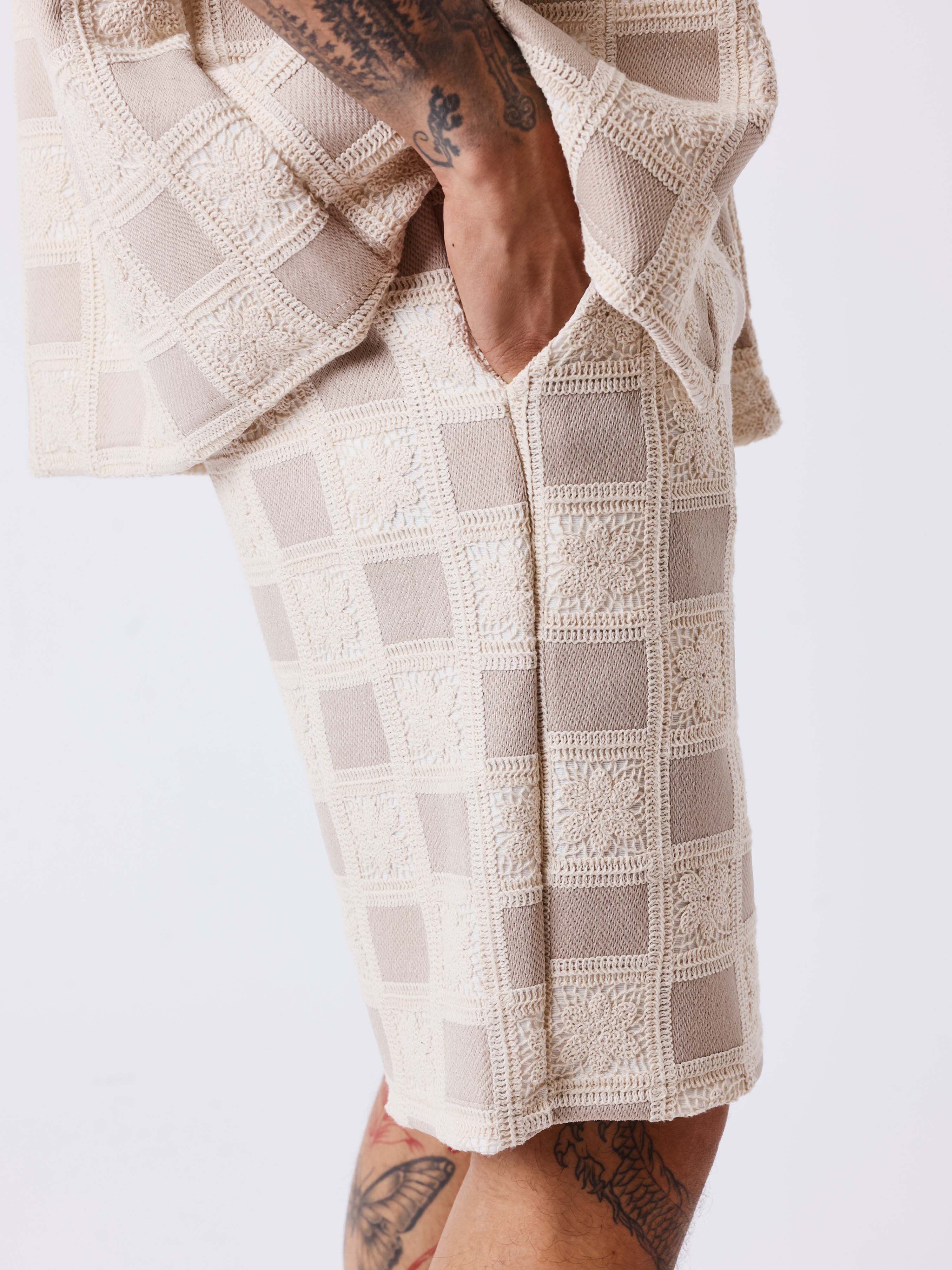 Short homme texturé à motif carreaux - Image 5