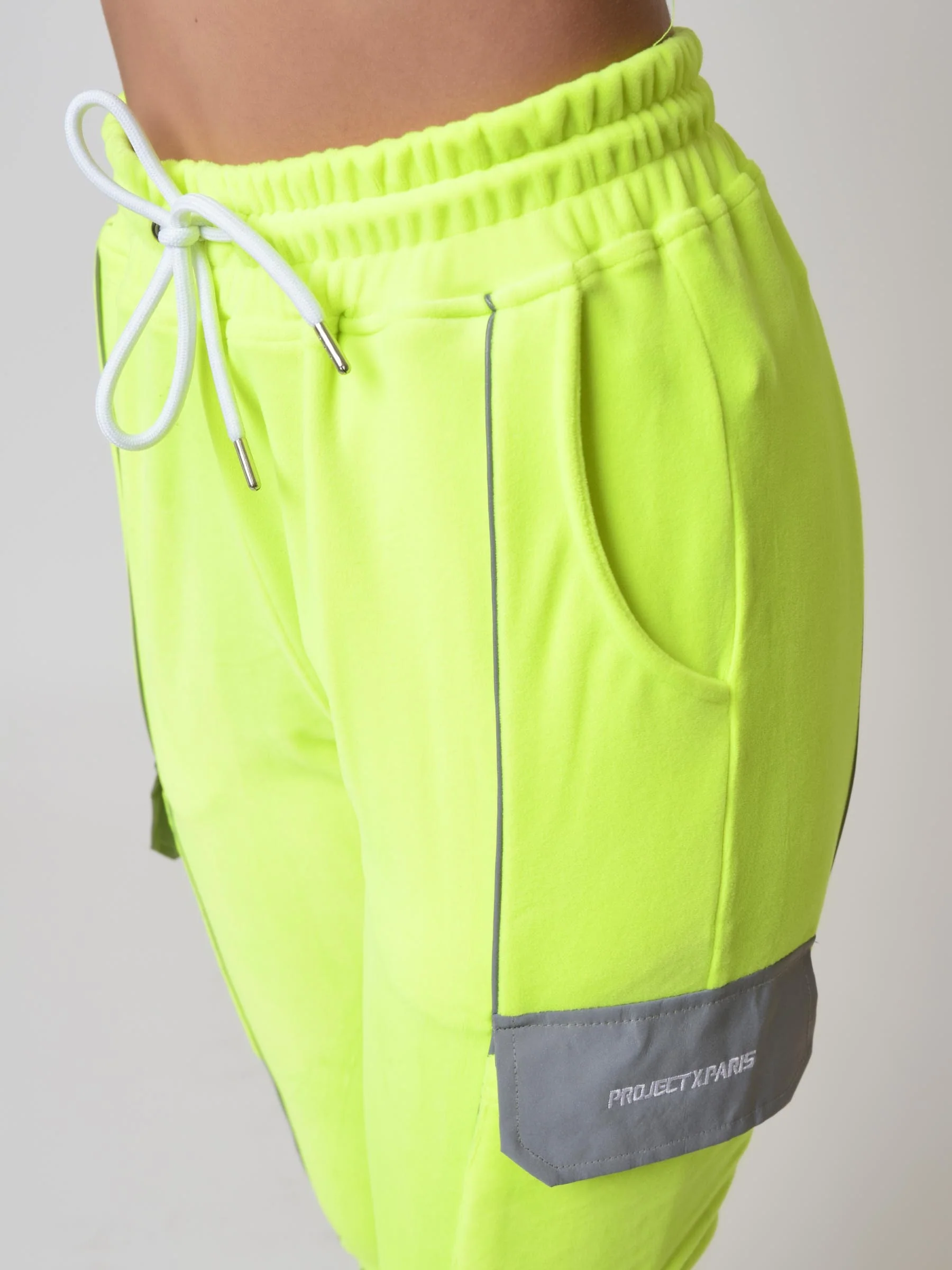 Bas de jogging velvet type cargo à piping réfléchissant - Image 4