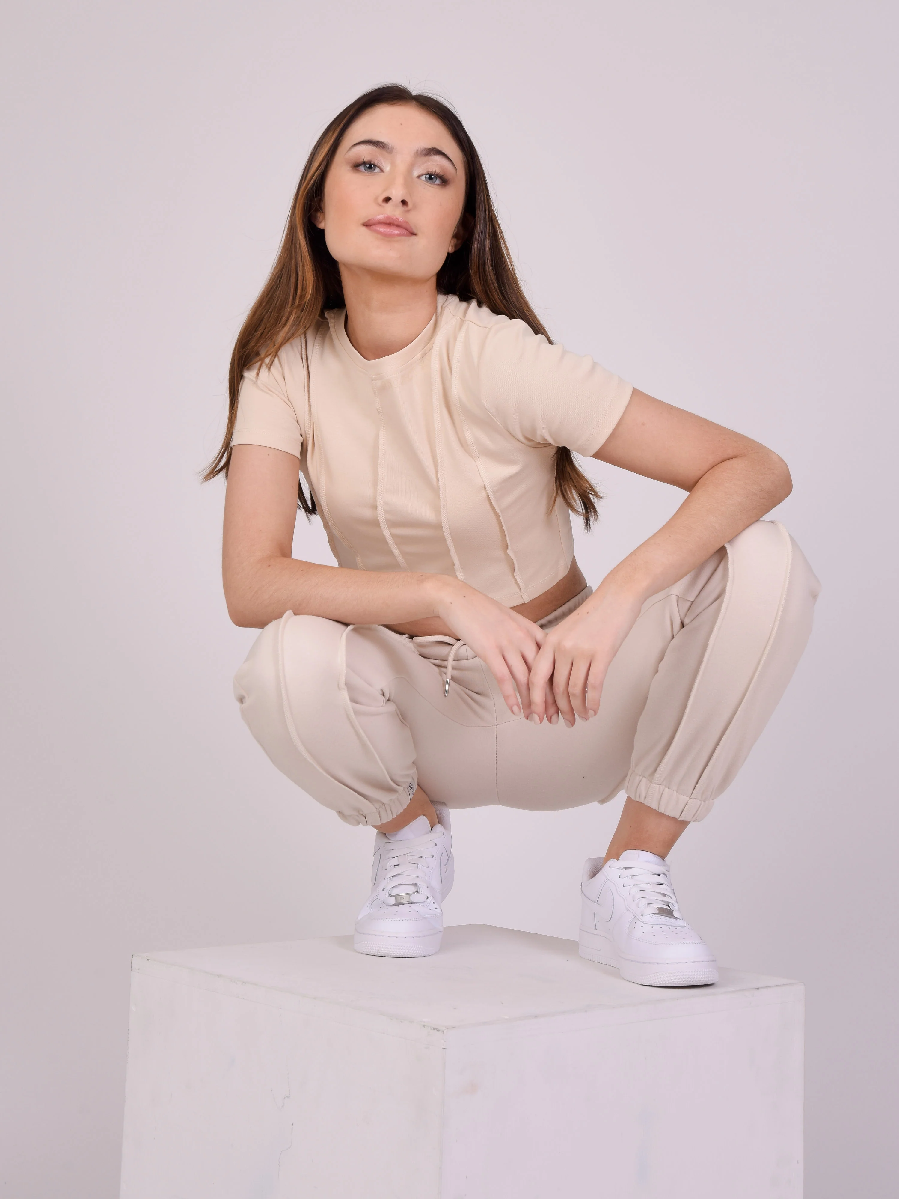 T-shirt crop avec bords surfilés - Image 2