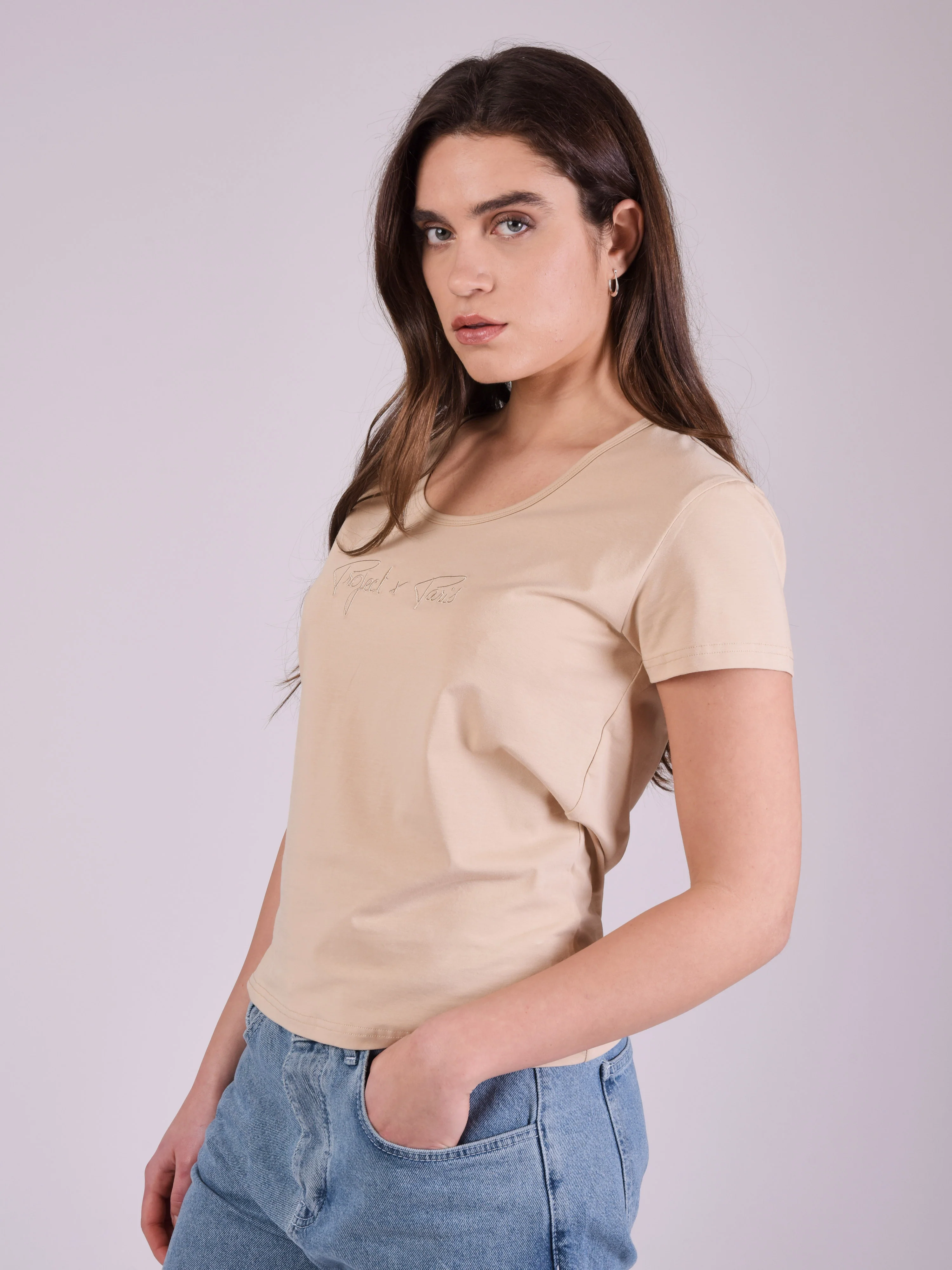 T-shirt basic broderie logo ton sur ton - Image 4