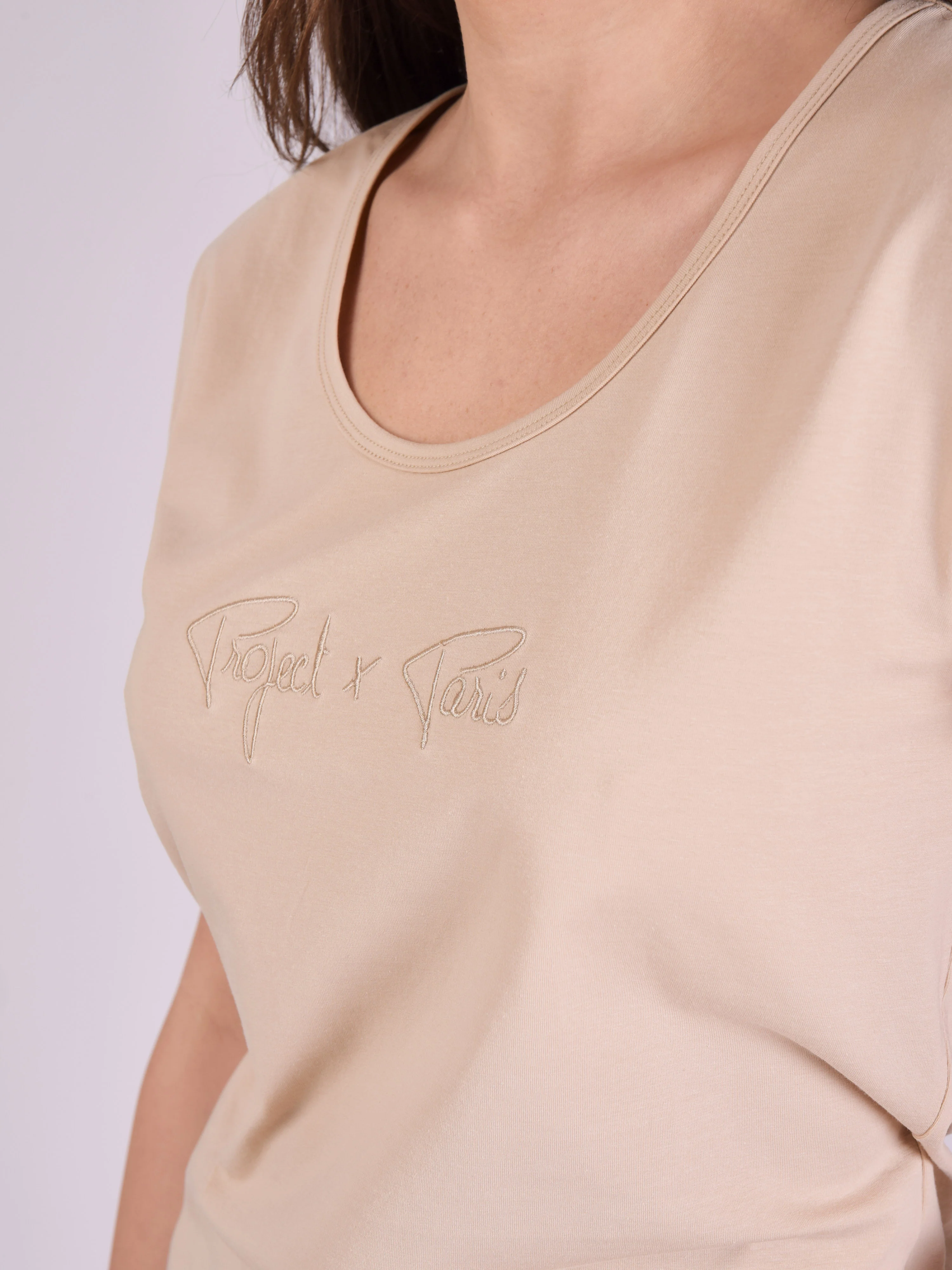 T-shirt basic broderie logo ton sur ton - Image 6