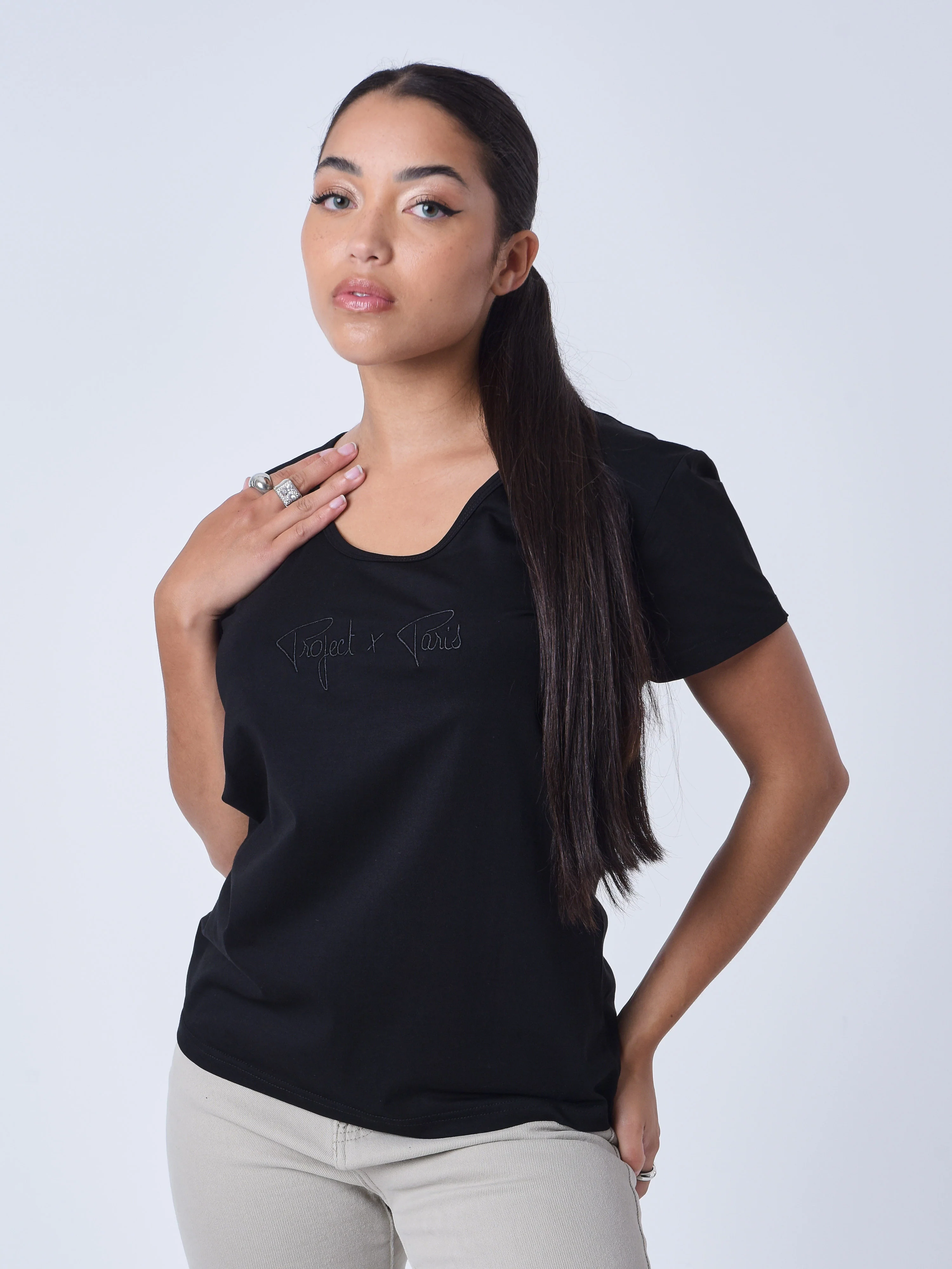 T-shirt basic broderie logo ton sur ton - Image 2