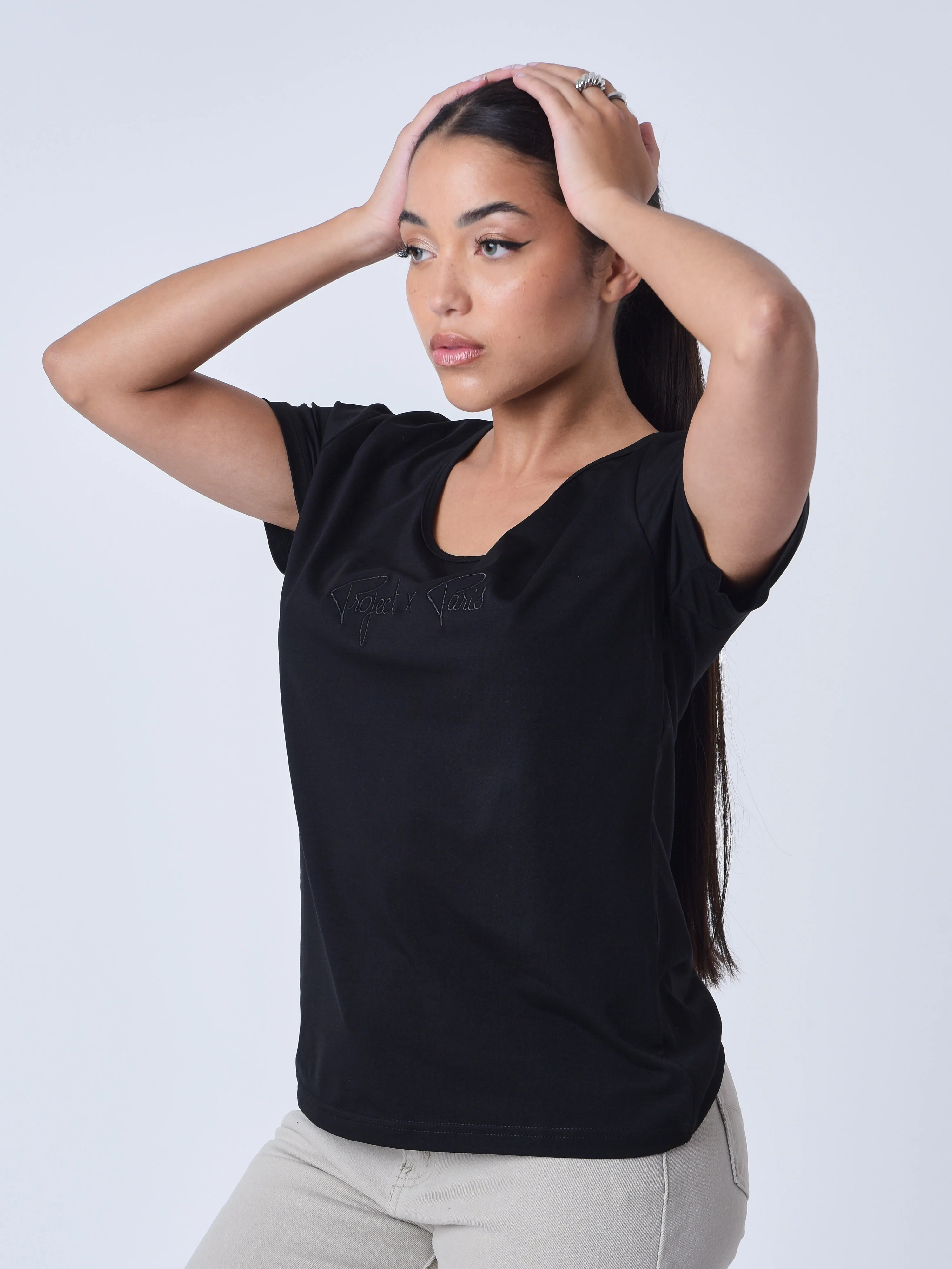 T-shirt basic broderie logo ton sur ton - Image 4