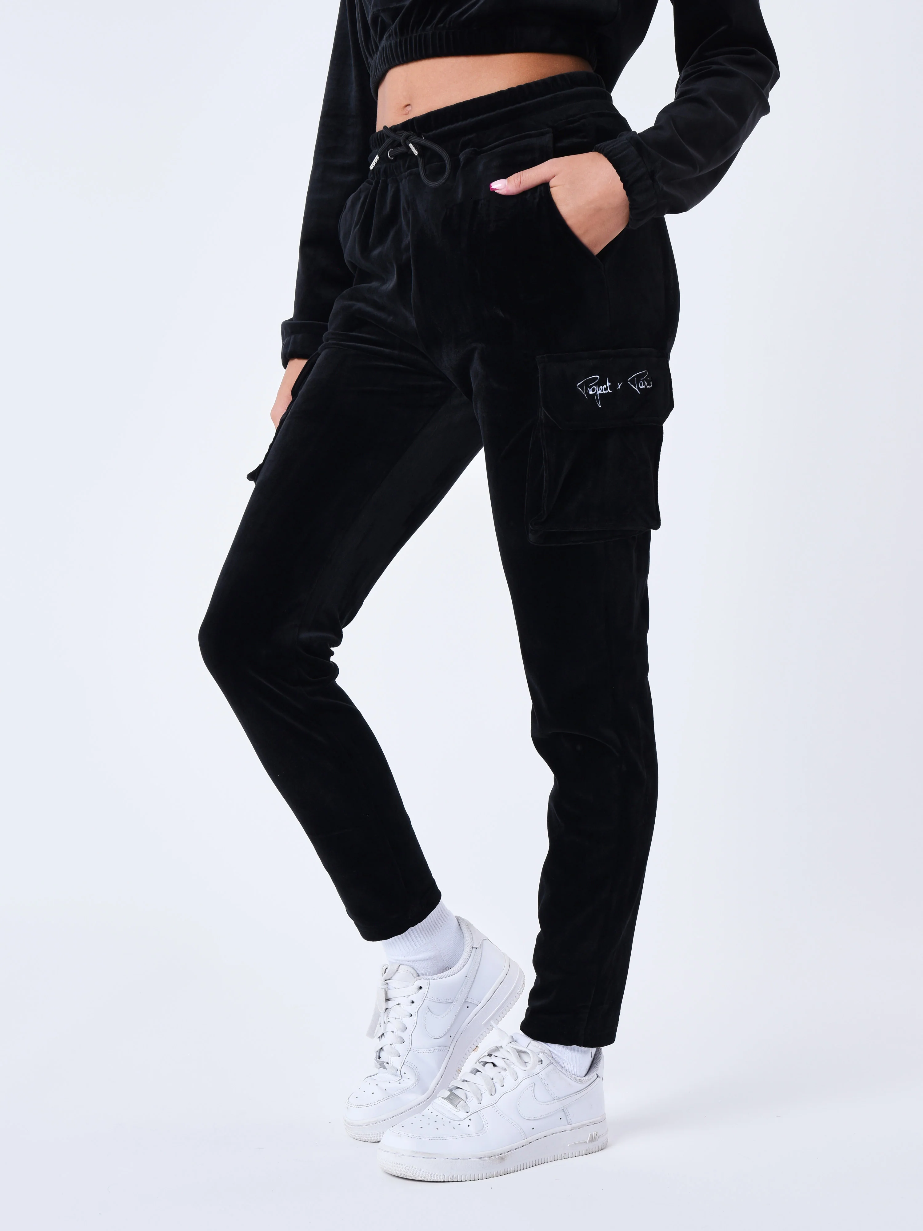 Bas de jogging cargo en velours signature - Image 4