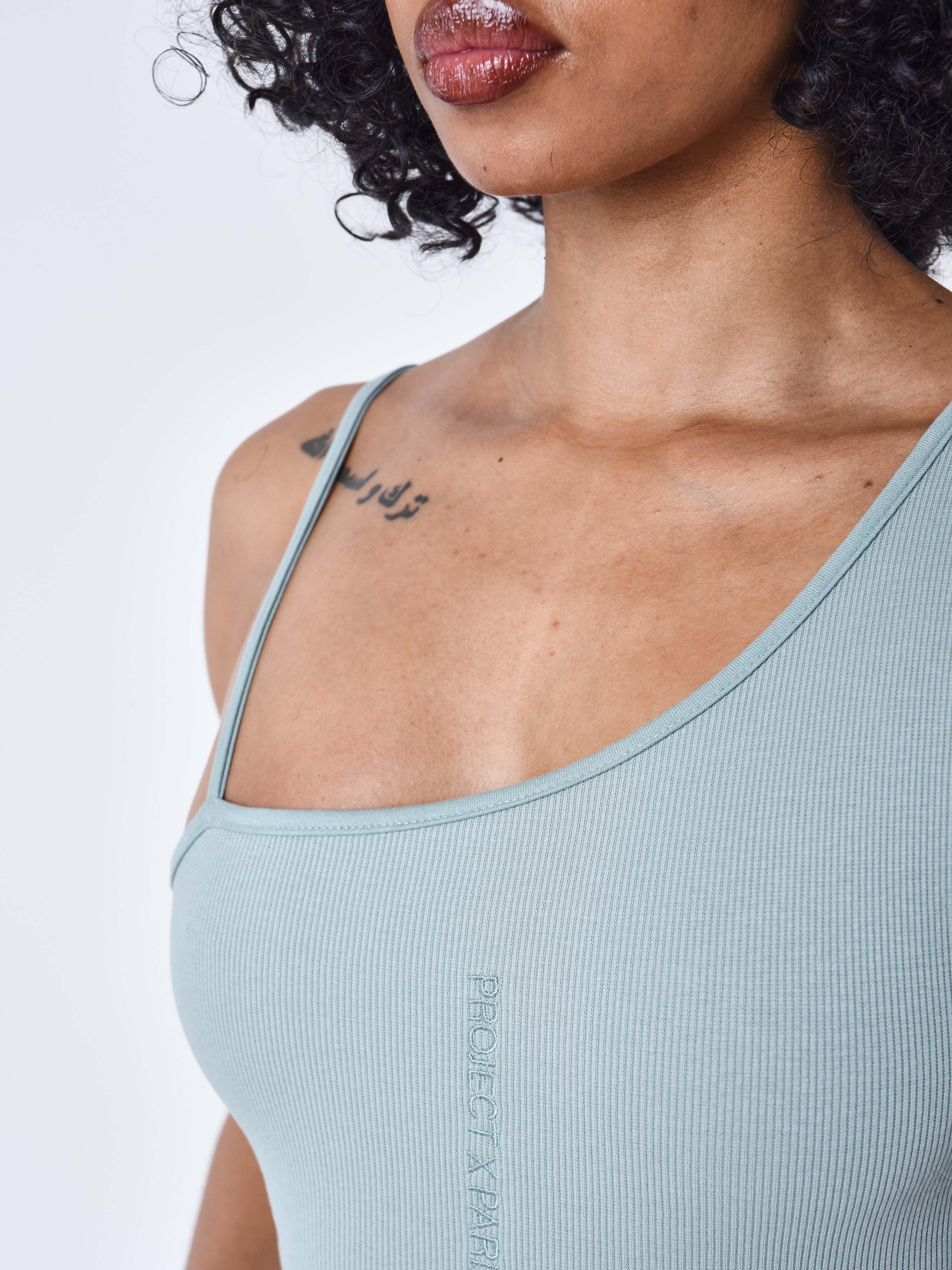 Robe Asymétrique a bretelles - Image 6