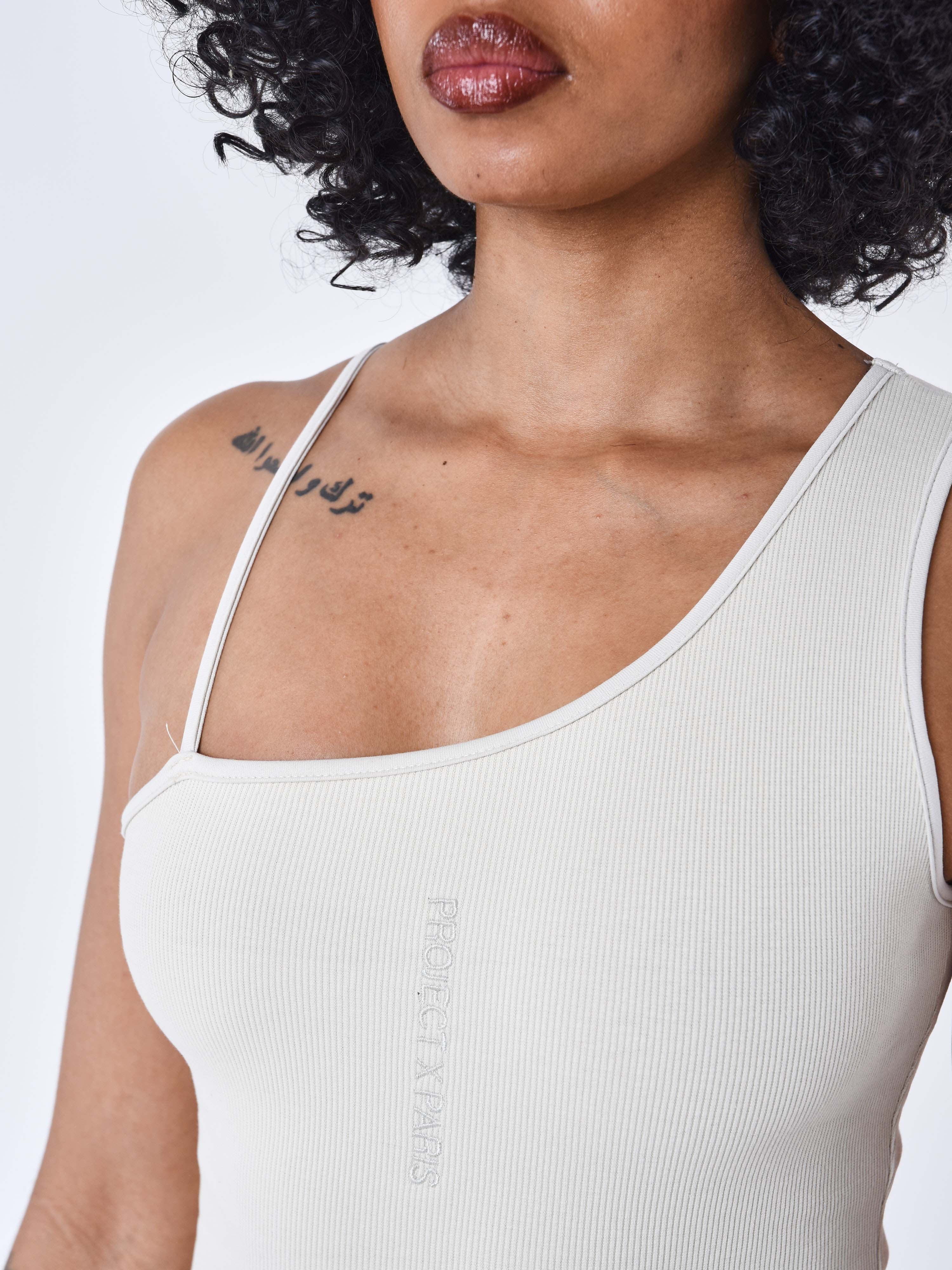 Robe Asymétrique a bretelles - Image 6
