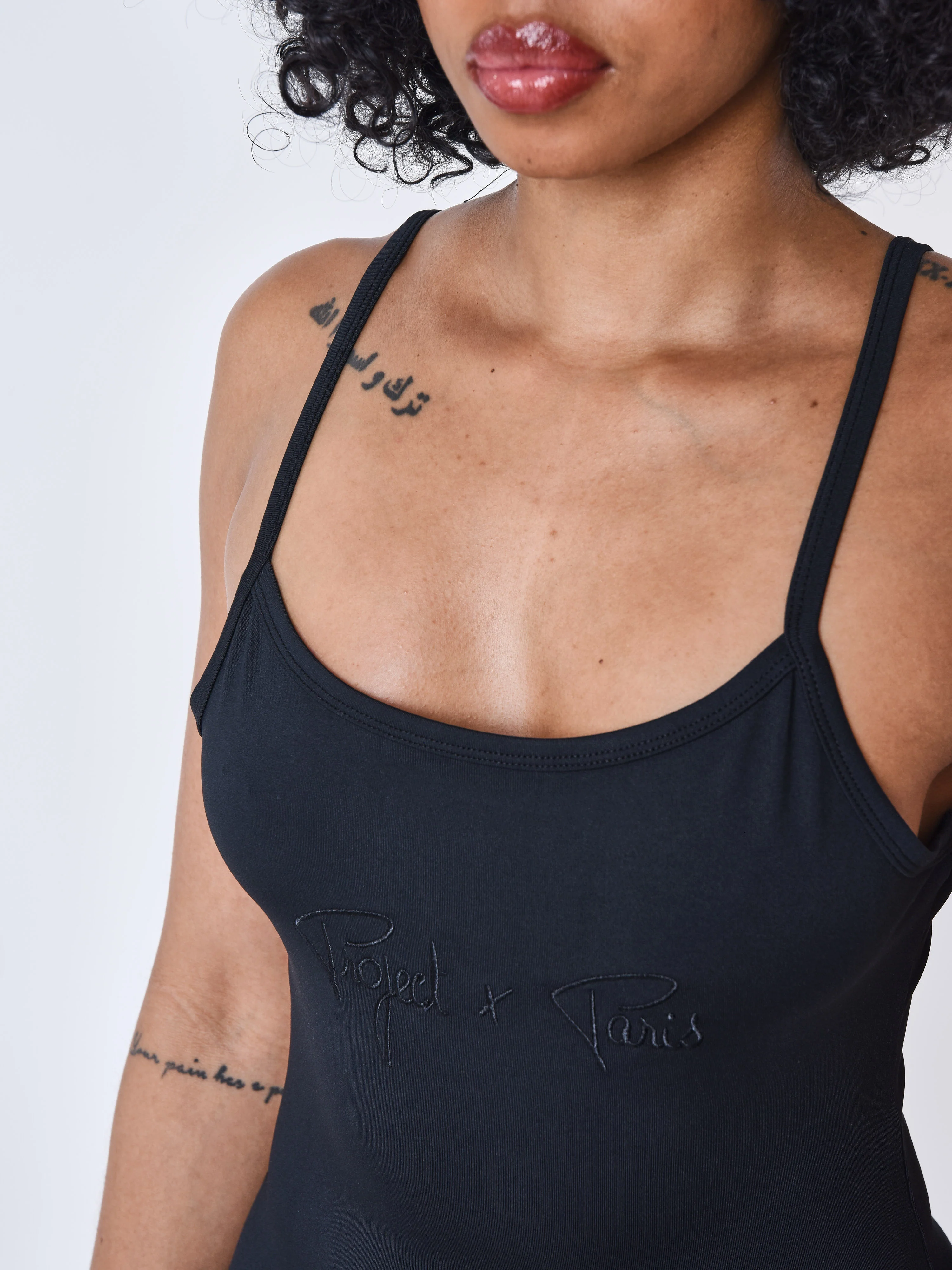 Robe à fines bretelles en lycra - Image 6