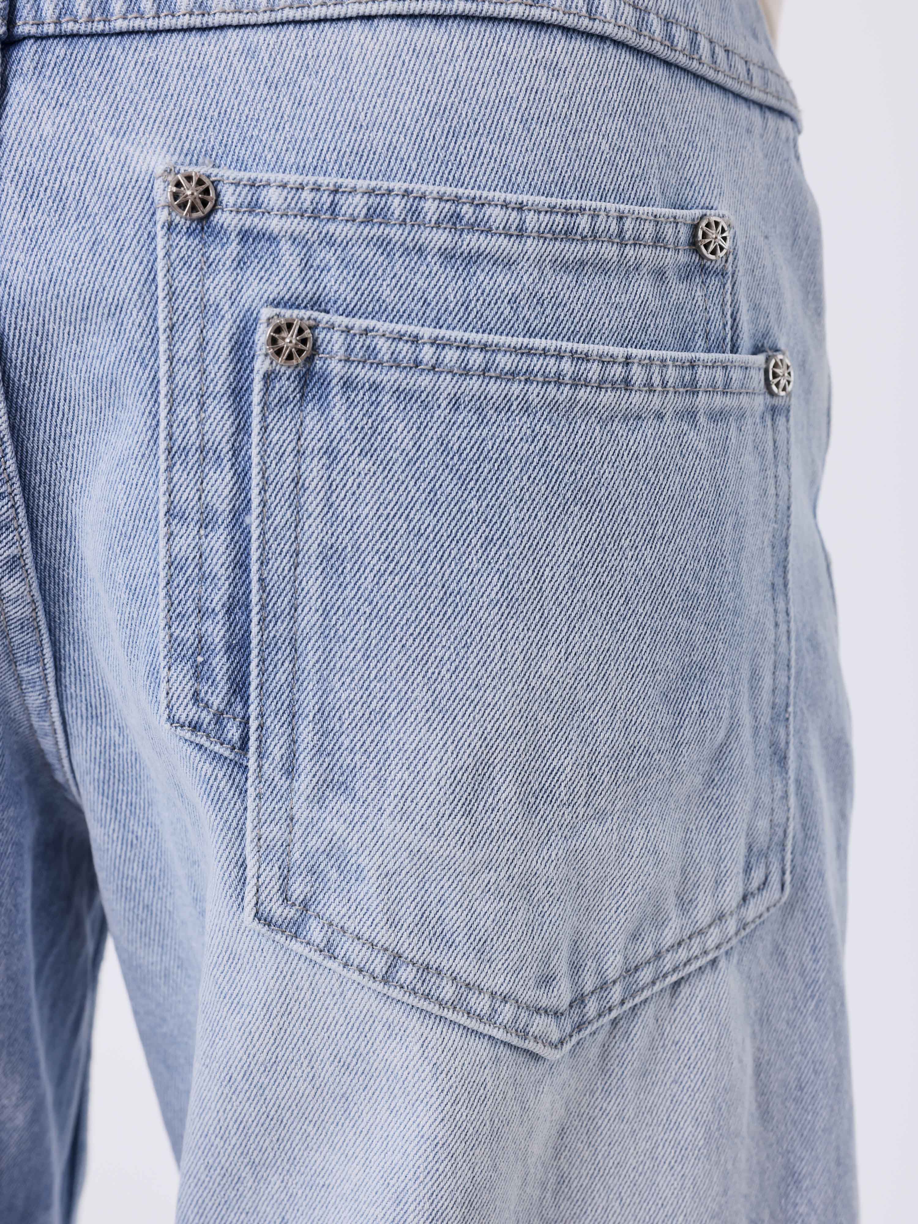 Jean barrel en denim bleu délavé - Image 5