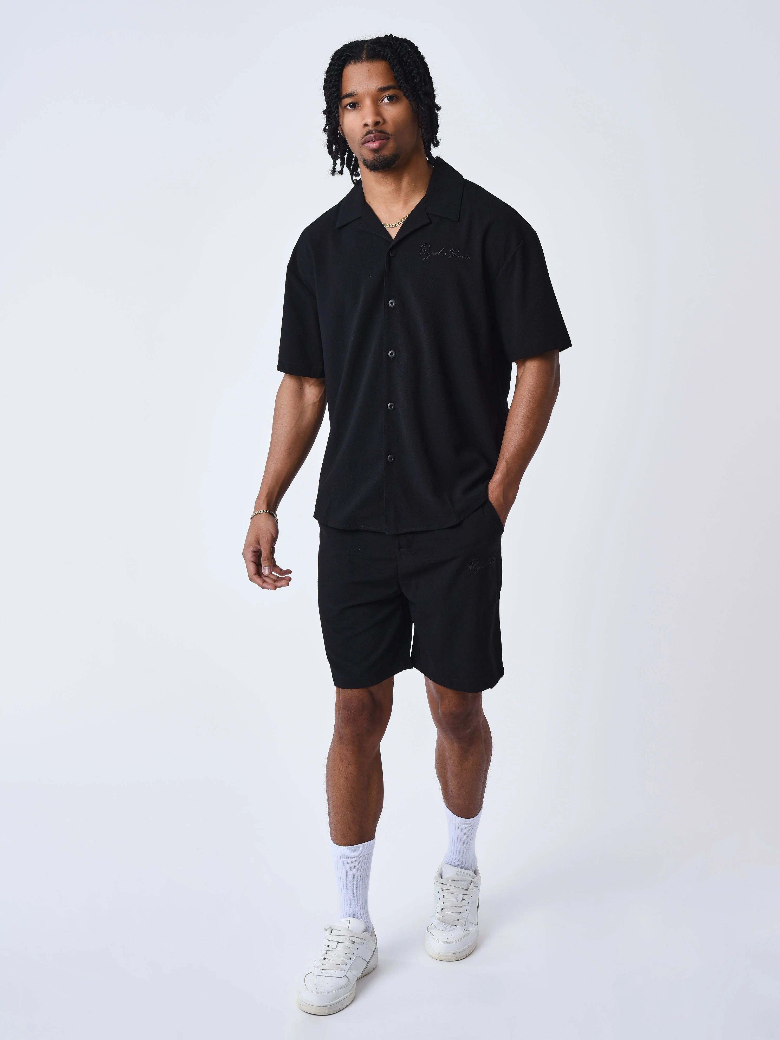 Short texturé brodé