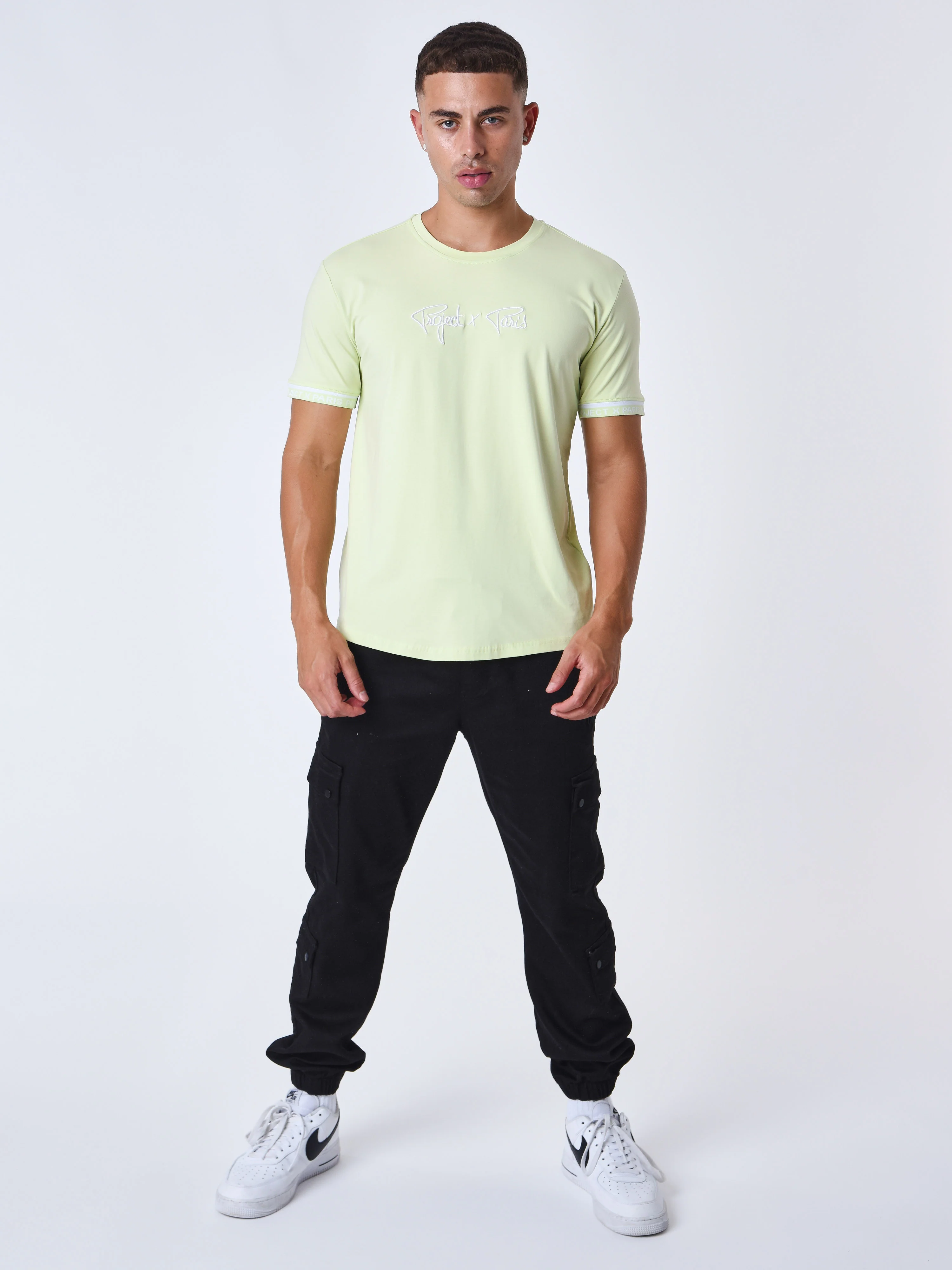 T-shirt logo brodé en relief - Image 3