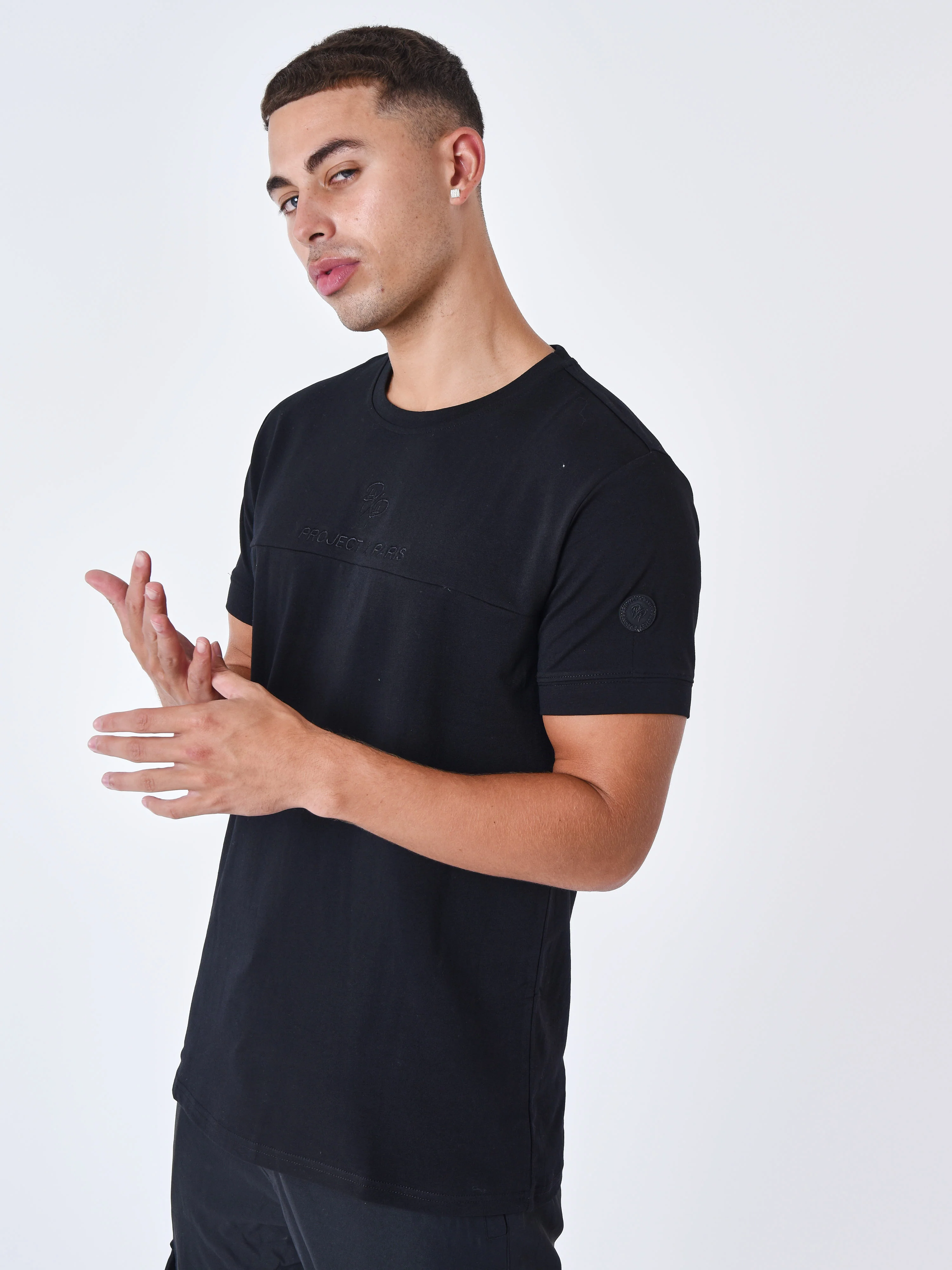 T-shirt style techwear - Image 5
