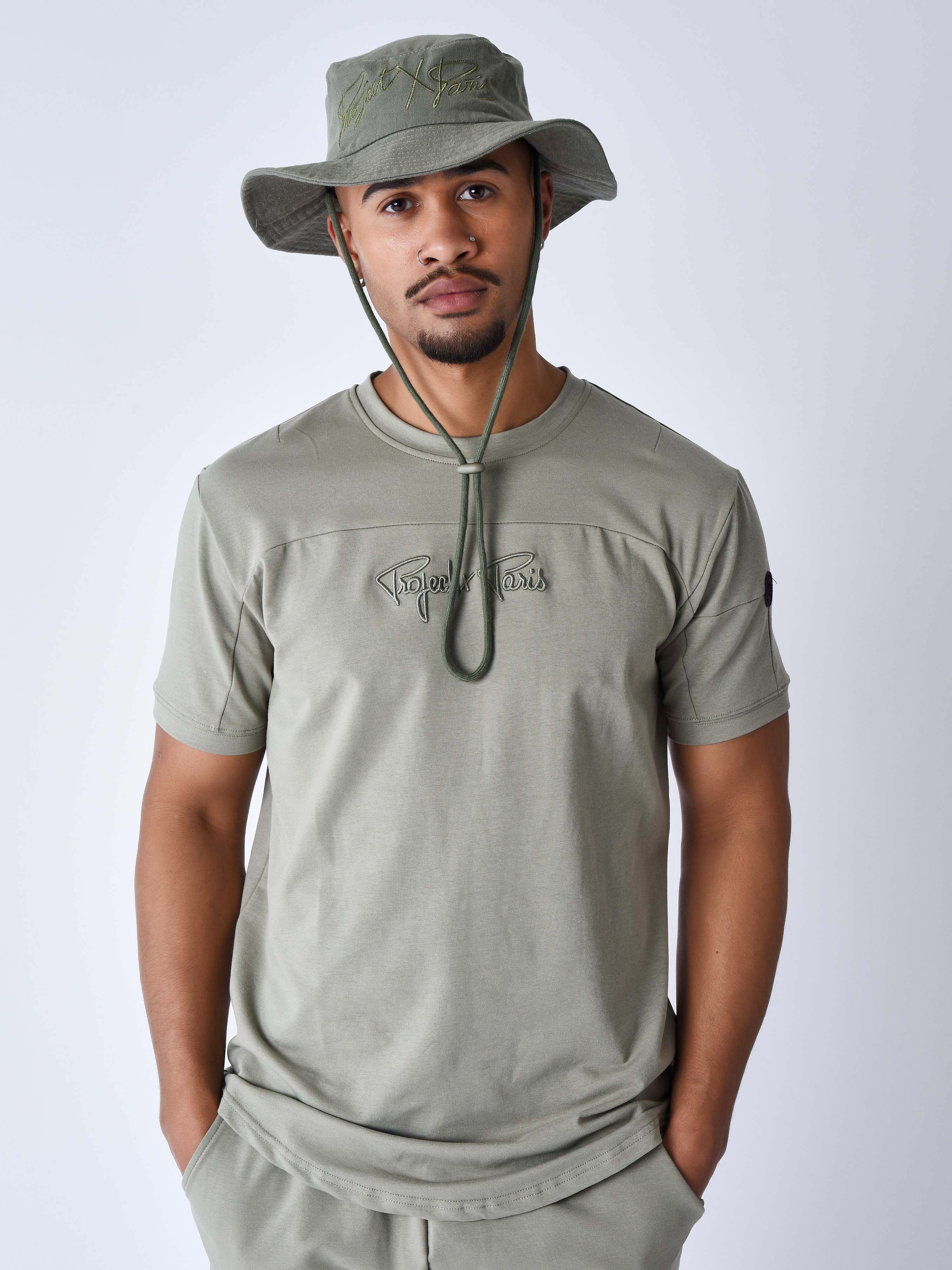 T-shirt technique à découpes