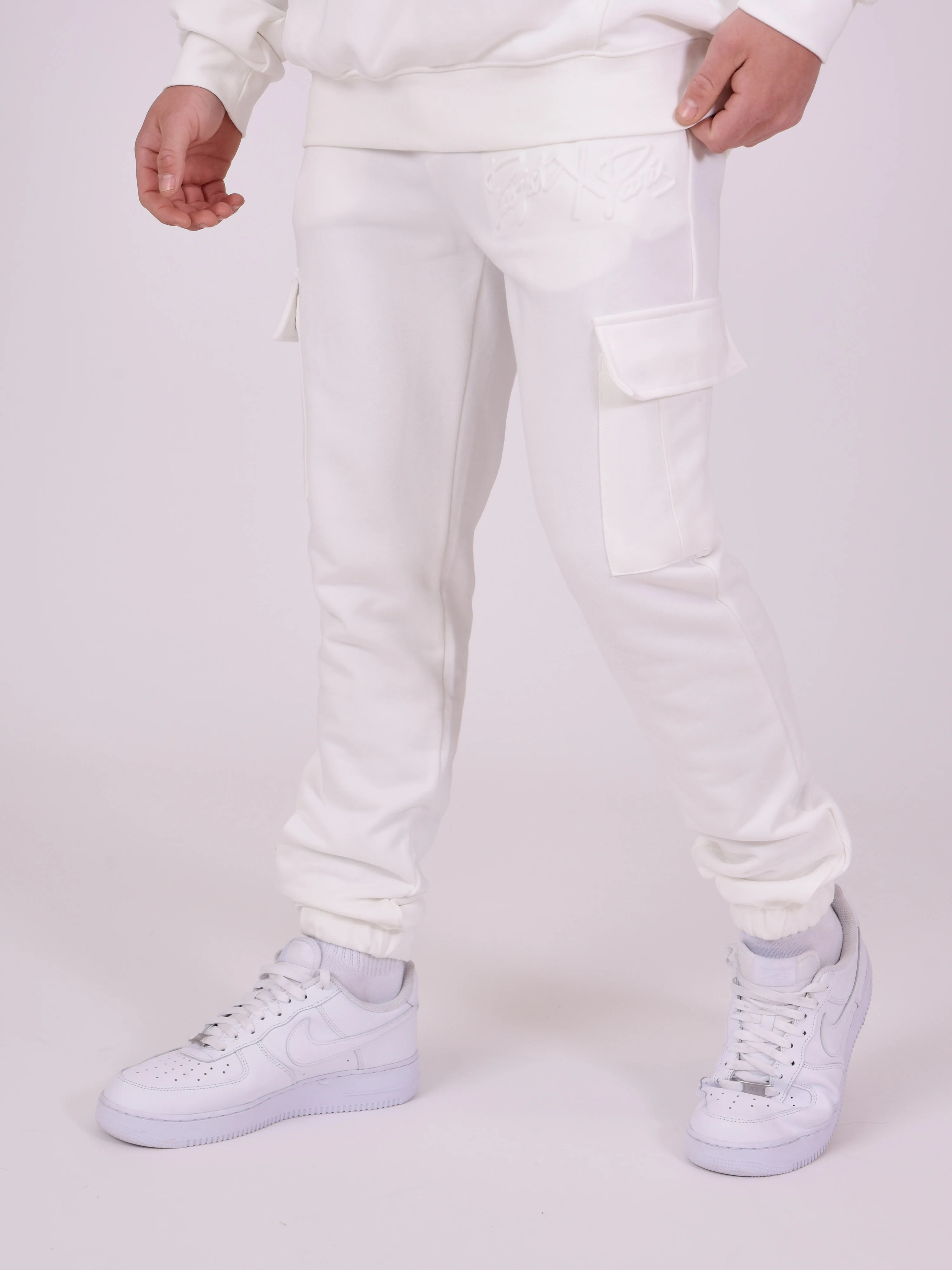 Bas de jogging cargo logo embossage relief