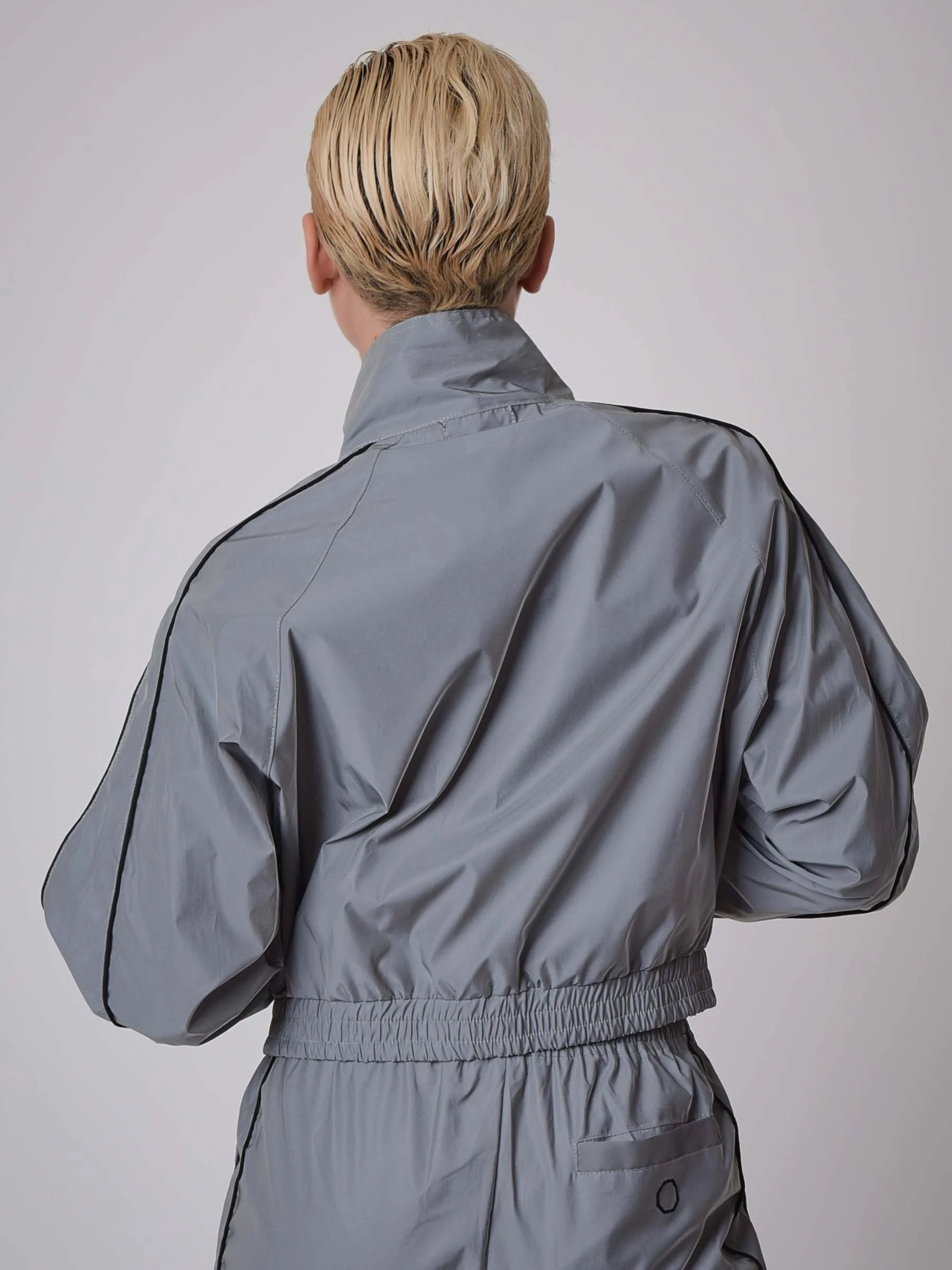 Veste oversize élastiquée col montant réfléchissante avec piping - Image 3